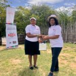 DG National Museums of Kenya receives gift from KAKC President